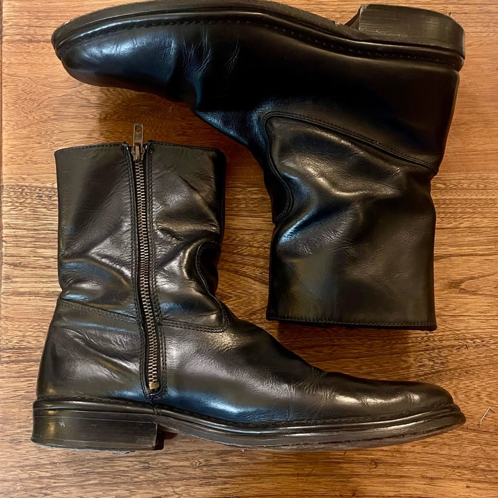John Varvatos Black Leather Zipper Boots
Made in Italy